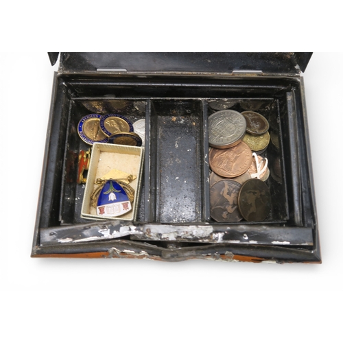 541 - Assorted coins, to include a William IV 1836 half-crown, numerous Victorian threepences, a 1791 Pari... 
