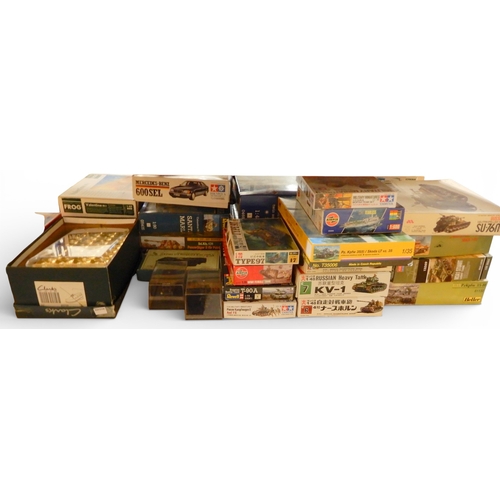 560 - A lot comprising various scale model kits&nbsp;unmade, not checked for completeness, mostly in origi... 