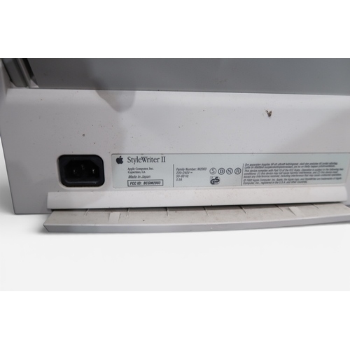 566 - APPLE PERFORMA 460To include Apple Performa Plus display monitor, Apple Desktop Bus Mouse II, Apple ... 