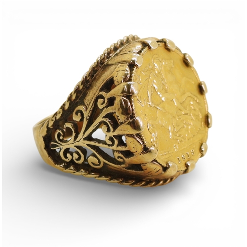 A 1913 gold half sovereign in a 9ct ring mount, size Q1/2, weight 12.2gms