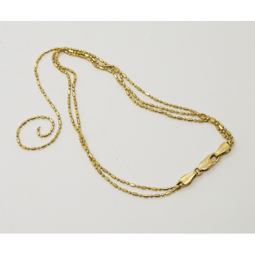 717 - An 18ct gold Italian made bracelet, (af) length 20cm, weight 4.7gms...