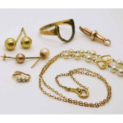 728 - A 9ct gold and faux pearl necklace length 41cm, weight 4.7gms, and a collection of (af) partial ring...