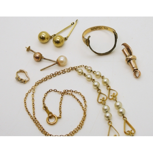 728 - A 9ct gold and faux pearl necklace length 41cm, weight 4.7gms, and a collection of (af) partial ring...