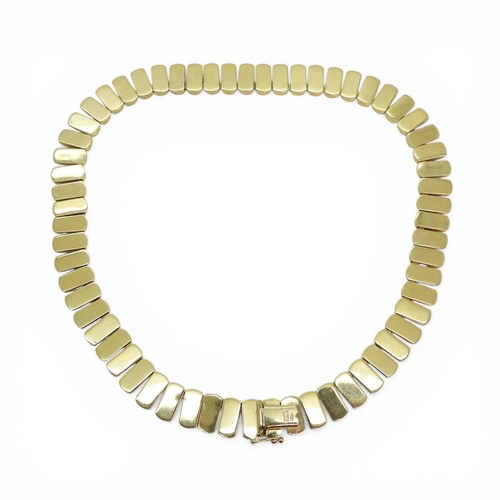 2700 - AN ITALIAN MADE NECKLACEmade in 18ct gold, the statement fringe necklace is 41.5cm long and 1.2cm wi... 