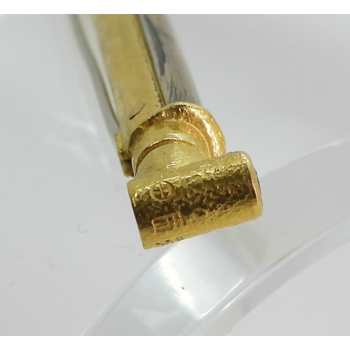 2709 - A CONTEMPORARY DIAMOND BROOCHthe body made of bright yellow metal stamped 999 with diamond and plati... 