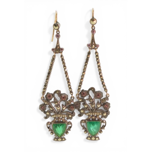 2713 - A PAIR OF 18TH CENTURY EARRINGSmade in yellow and white metal, the pendant vase of flowers design is... 
