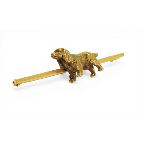 2745 - A SPANIEL BROOCHmade in 15ct gold, the dog, in full three dimensions is beautifully detailed. Length... 