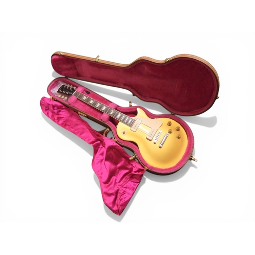 5022 - GIBSON - 1991 Historic '56 Reissue Gold Top Les Paul Electric Guitar. Mahogany back with Maple top. ... 