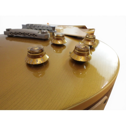 5022 - GIBSON - 1991 Historic '56 Reissue Gold Top Les Paul Electric Guitar. Mahogany back with Maple top. ... 