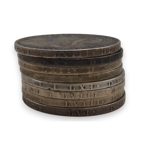 5016 - Victoria (1837-1901) Crowns 1889 27.65 grams, 1890 27.72 grams, 1891 27.87 grams, 1892 27.90 grams, ... 