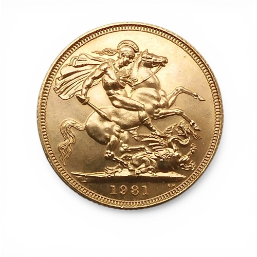 5039 - Elizabeth II (1952-2022) 1 Sovereign 1981Obverse second crowned portrait of HM Queen Elizabeth II ri... 