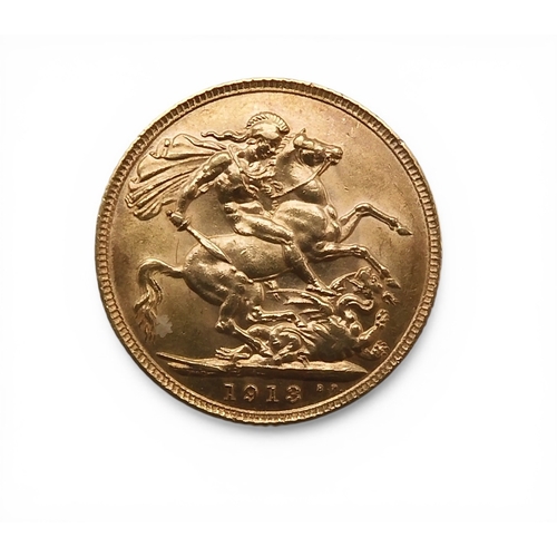 5040 - George V (1910-1936) 1 Sovereign 1913Obverse bust of King George V facing left legend around  GEORGI... 