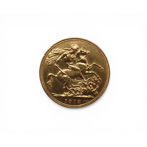 5044 - George V (1910-1936) 1 Sovereign 1913Obverse bust of King George V facing left legend around  GEORGI... 