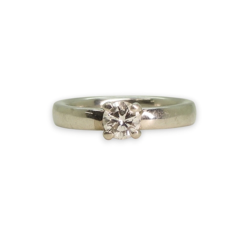768 - A platinum diamond solitaire ring, Made by Rosendorff's of Amsterdam, set with an estimated approx 0... 