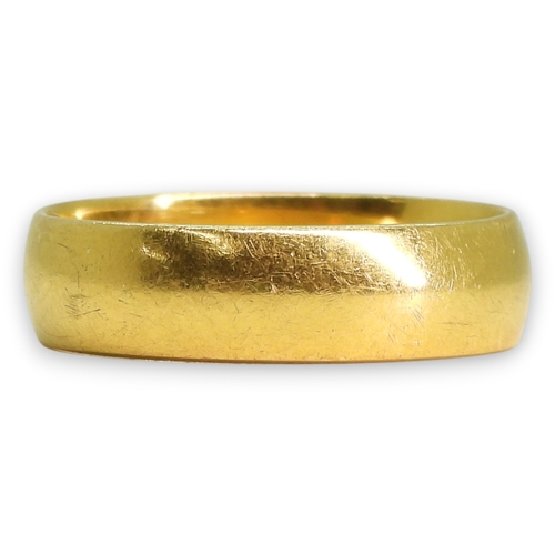 785 - A 22ct gold wedding band, size m, weight 4.5gms