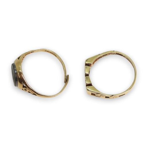 793 - A 9ct gold MUM ring size P1/2, a 9ct gold centurion ring, size approx W (shank snapped) weight combi... 