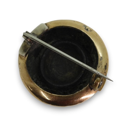 799 - A 9ct gold double curb chain , length 45cm, together&nbsp; with a yellow metal Victorian brooch, wei... 