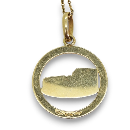 810 - An Italian 18ct gold Colosseum pendant, diameter 2.3cm, weight 2.8gms, on a 9ct gold 41cm chain, wei... 