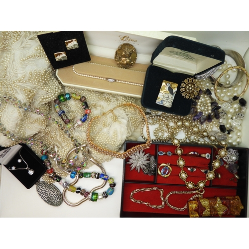 861 - A quantity of vintage heavily beaded net material, a retro diamante collar necklace, faux pearls, au... 