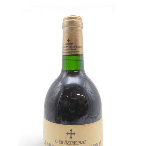 9030 - BORDEAUX - 1985 CHATEAU LA MISSION HAUT BRION Graves AOC CRU Classe Bordeaux wine. Base neck fill. 7... 