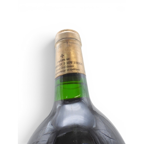 9030 - BORDEAUX - 1985 CHATEAU LA MISSION HAUT BRION Graves AOC CRU Classe Bordeaux wine. Base neck fill. 7... 