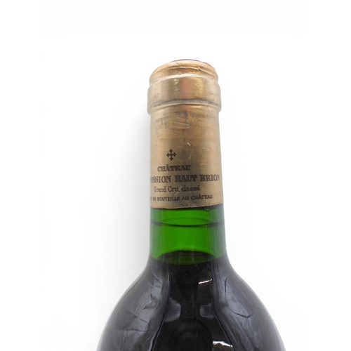 9030 - BORDEAUX - 1985 CHATEAU LA MISSION HAUT BRION Graves AOC CRU Classe Bordeaux wine. Base neck fill. 7... 