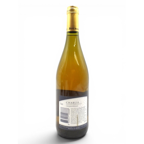 9033 - CHABLIS & SANCERRE - Six bottles of French White Wine to include BLASON DE BOURGOGNE 2004 Cuvee ... 