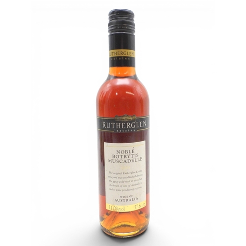 9035 - DESSERT WINES - Eight bottles of sweet wine to include CASA AGRICOLA Horacio Simoes 2002 Moscatel Ro... 