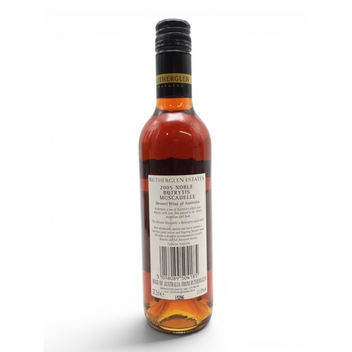 9035 - DESSERT WINES - Eight bottles of sweet wine to include CASA AGRICOLA Horacio Simoes 2002 Moscatel Ro... 