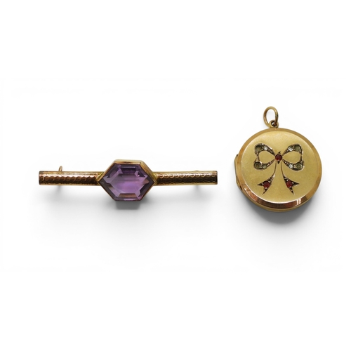 706 - A 9ct gold bar brooch set with a fancy cut amethyst, together with a 9ct back & front gem set lo... 
