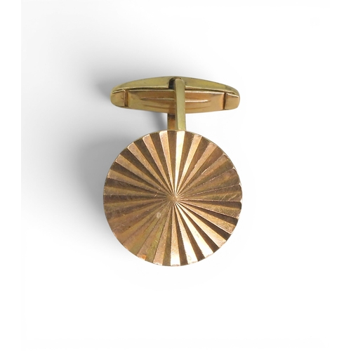 743 - A single 9ct gold cufflink weight 3.2gms