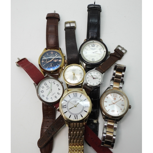 885 - A collection of fashion watches to include a vintage Legion Automatic, Ingersoll, Phillip Mercier, L... 