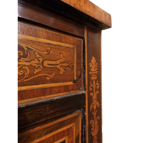 2046 - AN 18TH CENTURY ITALIAN WALNUT AND MARQUETRY INLAID COMMODE&nbsp;crossband and marquetry inlaid top ... 