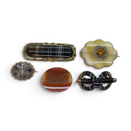 Lot 2758      