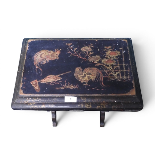 5 - A late 19th/early 20th century gilt black lacquer Chinoiserie style sewing/work table with painted h... 