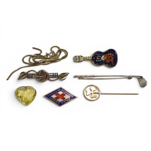 723 - An (af) 9ct gold box chain, weight 5.3gms, together with two silver brooches and other items.