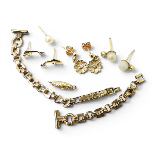 727 - A bright yellow metal barrel clasp weight 0.7gms, and a collection of 9ct gold and yellow metal, to ... 