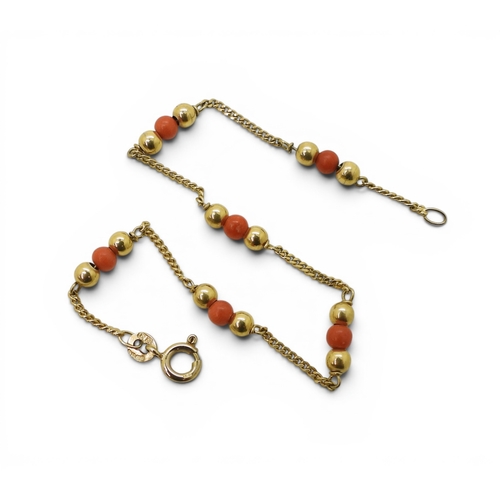 746 - A 9ct gold coral bead bracelet, length 19.5cm, weight 2.9gms&nbsp;