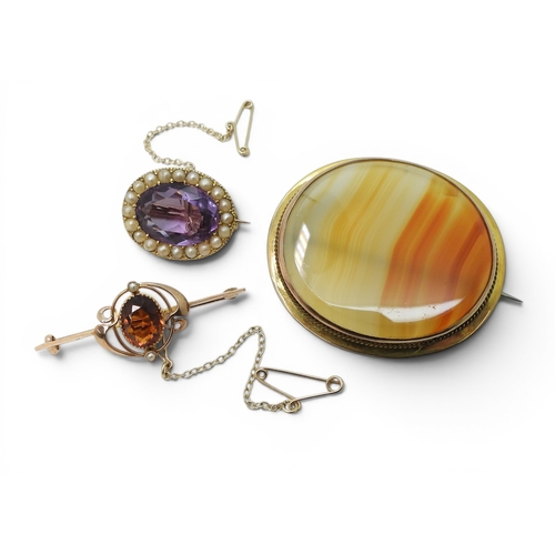 750 - A 15ct gold amethyst and pearl brooch, weight 6.2gms, a 9ct gold Art Nouveau brooch set with split p... 