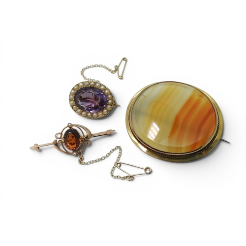 750 - A 15ct gold amethyst and pearl brooch, weight 6.2gms, a 9ct gold Art Nouveau brooch set with split p... 