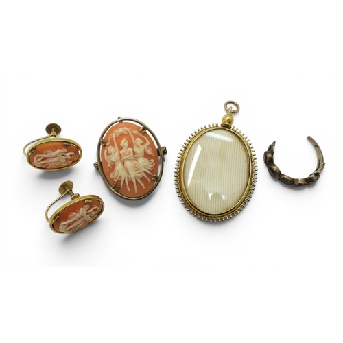 754 - A 9ct gold double sided glass locket, together with a pair of 9ct gold cased cameo earrings, and a p... 