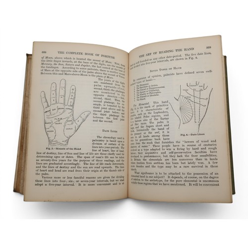 8039 - MAGIC AND THE OCCULTThe Complete Book of FortuneA comprehensive survey of the occult sciences and ot... 