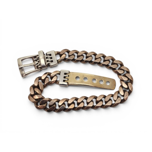 Lot 701       