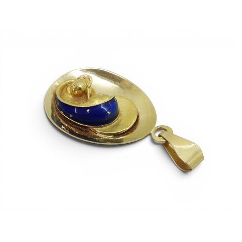 704 - An 18ct gold UnoAerre Madonna & child pendant enamelled in blue with stars to the veil, full Ita... 