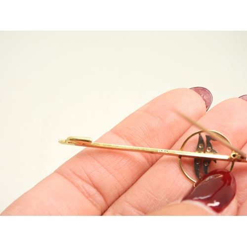 729 - A 15ct gold brooch with a rose cut diamond set 'J' weight 3.2gms