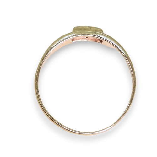 745 - A 9ct gold garnet ring, with Irish 9ct gold hallmarks, size O1/2, weight 3gms