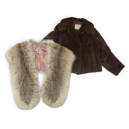 8023 - A lynx fur stole with pink silk satin lining and a short brown fur jacket (2)