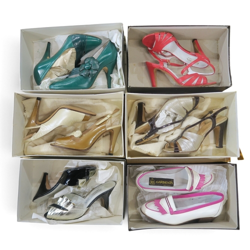 8040 - A collection of vintage ladies Italian leather heeled shoes and sandals (6)Green shoes size 35. Red ... 