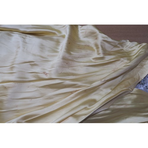 8000 - Circa 1950s ladies evening wear comprising a white fox stole, a silk gown with bead embroidery by Si... 