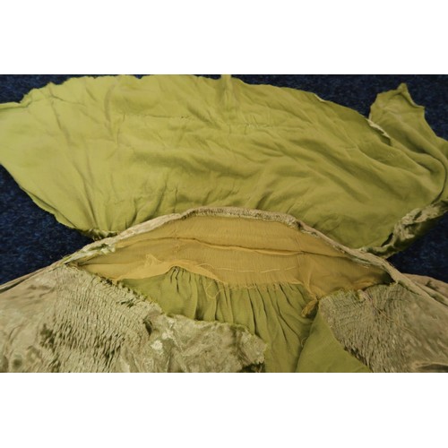 8005 - A circa 1930s pink silk velvet cape with white fox fur collar, lined with champagne satin; a blue si... 